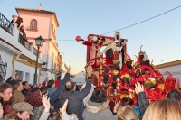 La Cabalgata de Reyes Magos inundó de ilusión y fantasía las calles de Gines el pasado 5 de enero