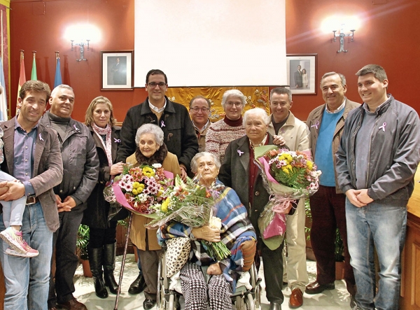 Villanueva del Ariscal rinde homenaje a tres mujeres de más de 80 años como modelos de vida