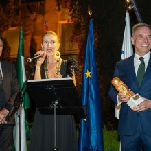 Manuel de la Cruz recibe el Premio al Espíritu Rotario 2026 en una gala que recauda fondos y firmas por las enfermedades raras