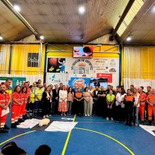 1.200 jóvenes participan en la Cardiomaratón 061 en Gines para saber actuar ante una parada cardíaca