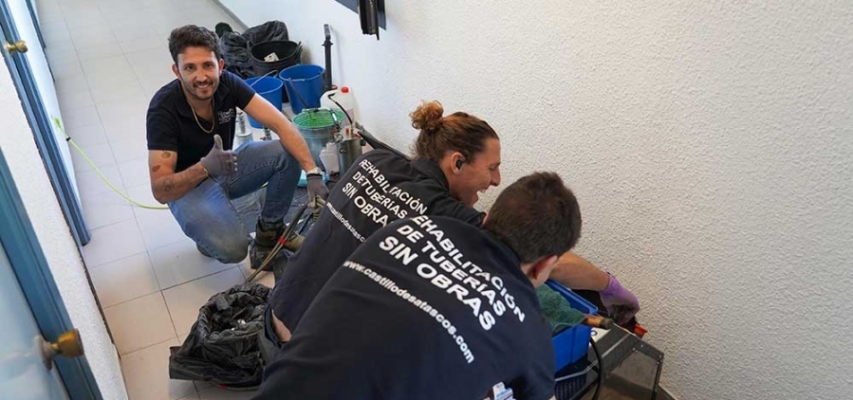 Castillo Nevado apuesta por técnicas innovadoras para rehabilitar desagües sin necesidad de obra