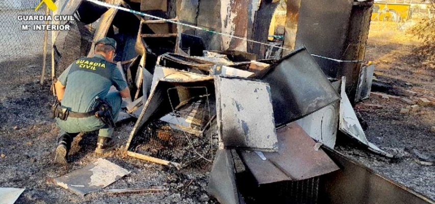 La Guardia Civil investiga a dos personas por su supuesta implicación en un incendio forestal y cuantiosos daños materiales en Pilas