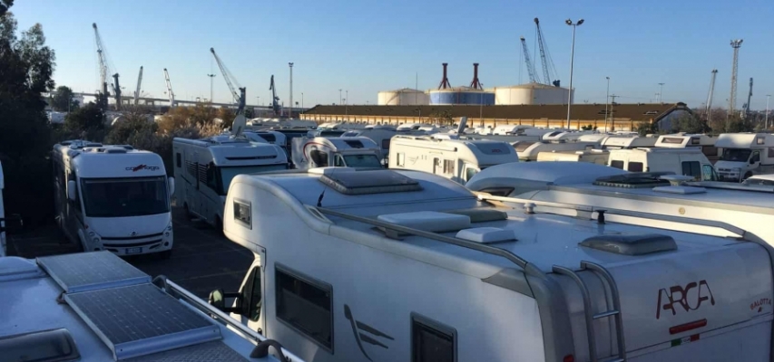 La autocaravana, uno de los medios más elegidos para pernoctar en Sevilla durante la final de la Copa del Rey