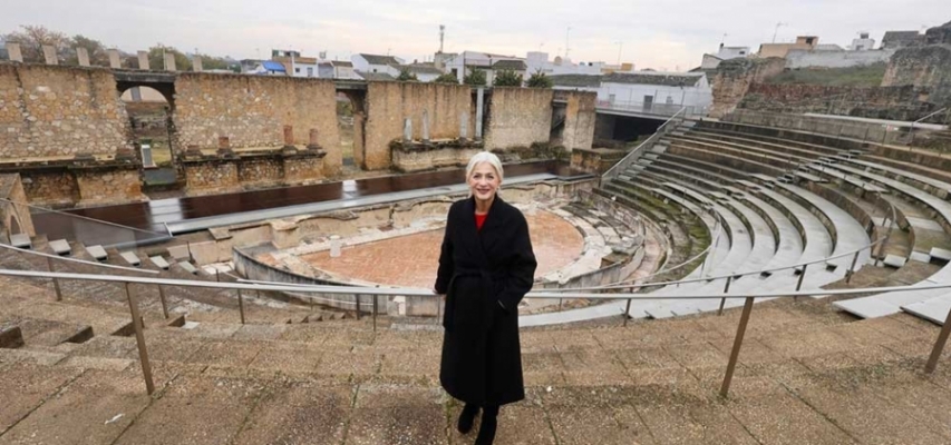 La Consejería de Cultura aborda la reconstrucción del frente escénico del Teatro Romano de Itálica