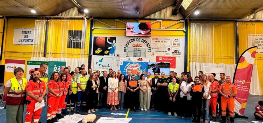 1.200 jóvenes participan en la Cardiomaratón 061 en Gines para saber actuar ante una parada cardíaca