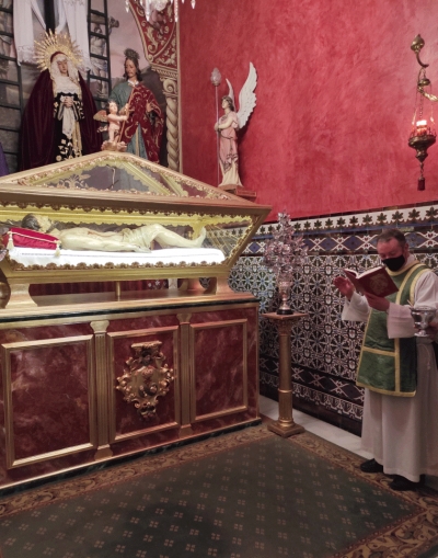 Nueva peana para el Santo Sepulcro del Sant&iacute;simo Cristo de los Remedios de Castilleja de la Cuesta