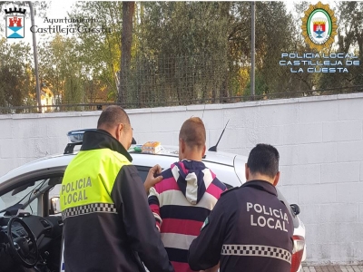 Sorprendido sustrayendo efectos de los veh&iacute;culos en Castilleja