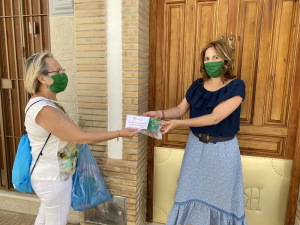 "Mascaras de Luz" reparte 100.000 mascarillas entre los vecinos y vecinas de Gines