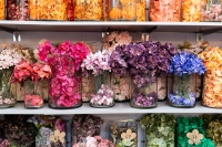 Blanco Azahar presenta la colecci&oacute;n Flamenca 2024 con flores de colores suaves inspiradas en la Naturaleza