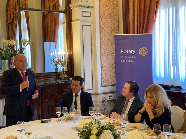 Rotary Sevilla Corporate se solidariza con la Escuela de Peloteros de la Sierra Sur y con los ni&ntilde;os ingresados en el Virgen del Roc&iacute;o