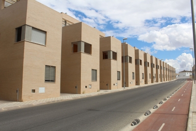 El Ayuntamiento de Gines mantiene reuniones buscando soluciones para las viviendas inacabas en El Granadilo