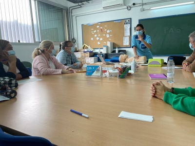 La Algaba instala desfibriladores en los colegios de la localidad