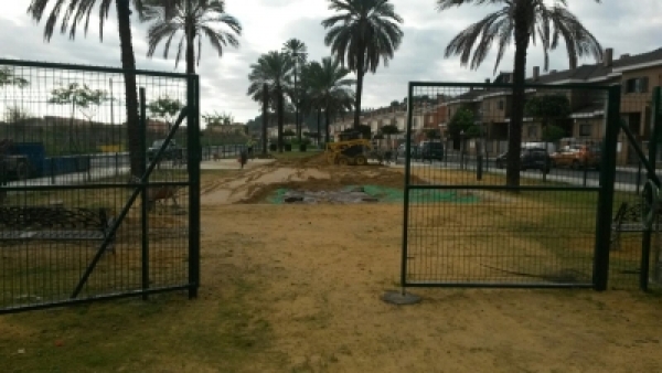 El Ayuntamiento mejora las instalaciones de los parques de Vistahermosa y Valdomina