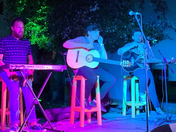 Antonio Mart&iacute;n y Ale Bellido abren el ciclo de conciertos juveniles &ldquo;A las 9 en Tomares&rdquo;