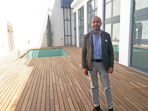 La crisis del ladrillo convierte al cliente final en promotor para ahorrar costes