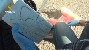 La Guardia Civil detiene un coche con 6 kg de coca&iacute;na