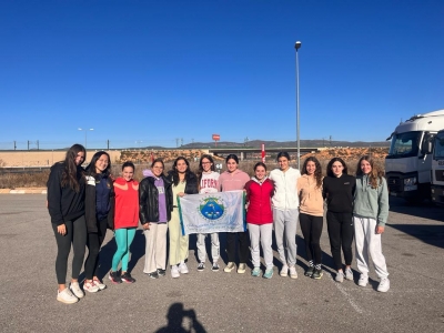 El equipo femenino del Club Natación Mairena participa en la Copa de España de Primera División