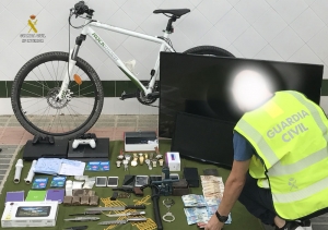 La Guardia Civil desmantela seis puntos de distribuci&oacute;n de droga entre Sevilla y el Aljarafe