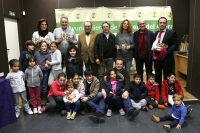 Los Reyes Magos de 2017 reciben sus coronas