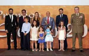 El CEIP San Pedro Cris&oacute;logo recibe el Premio Ej&eacute;rcito 2016 por su proyecto educativo sobre la Ant&aacute;rtida