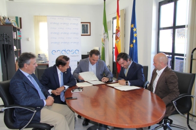 El Ayuntamiento de Valencina de la Concepci&oacute;n firma un convenio con la Fundaci&oacute;n Endesa para iluminar el Dolmen de Matarrubilla