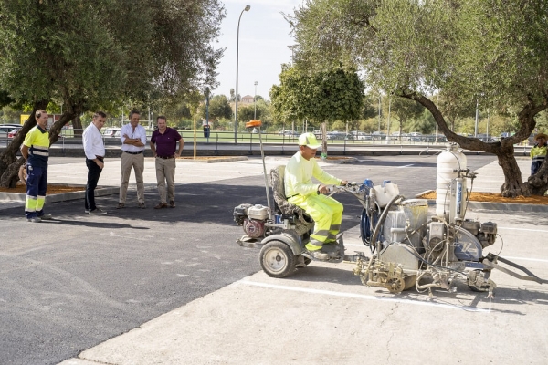 El Ayuntamiento de Mairena finaliza la renovaci&oacute;n del aparcamiento de los bloques 67 a 73 de Los Alcores