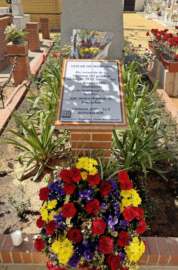 Espartinas inaugura su Lugar de Memoria en el Cementerio Municipal