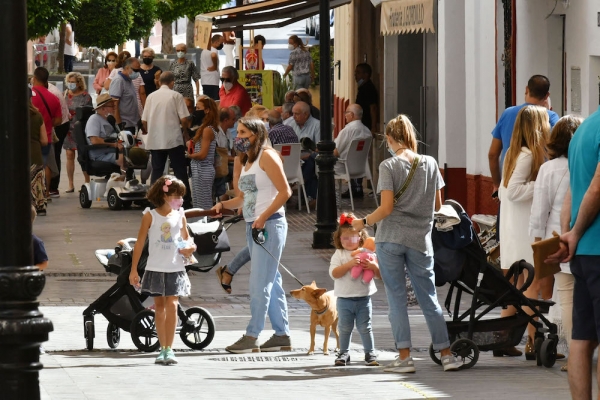 Tomares aprueba una campa&ntilde;a de apoyo al comercio local con descuentos para los jovenes que compren en el municipio
