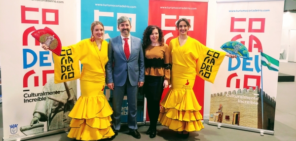 El alcalde de Coria del R&iacute;o presenta en Fitur la nueva marca tur&iacute;stica del municipio