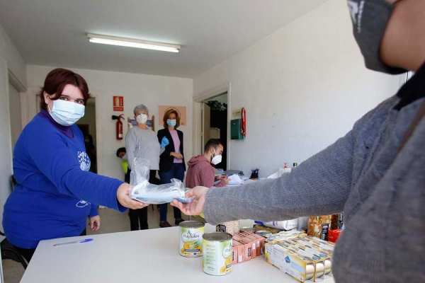 Nuevo reparto de mascarillas entre las familias con menos recursos de Mairena del Aljarafe