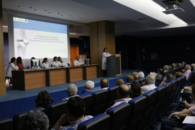 El Hospital San Juan de Dios del Aljarafe eval&uacute;a su programa de informaci&oacute;n preoperatoria para pr&oacute;tesis de rodilla