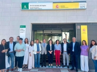 Blanco se&ntilde;ala la oficina de La Puebla del R&iacute;o como referente de la transformaci&oacute;n del SAE