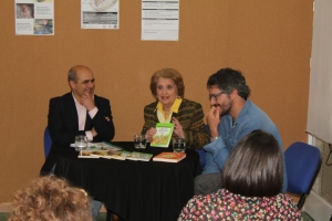 La Feria del Libro de Sanl&uacute;car la Mayor prosigue con encuentros literarios y diversas actividades culturales