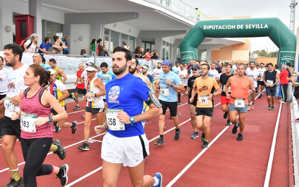 Los tomare&ntilde;os se vuelcan con su carrera solidaria