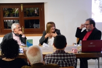 La escritora Maribel Cintas present&oacute; ayer en Tomares un nuevo libro
