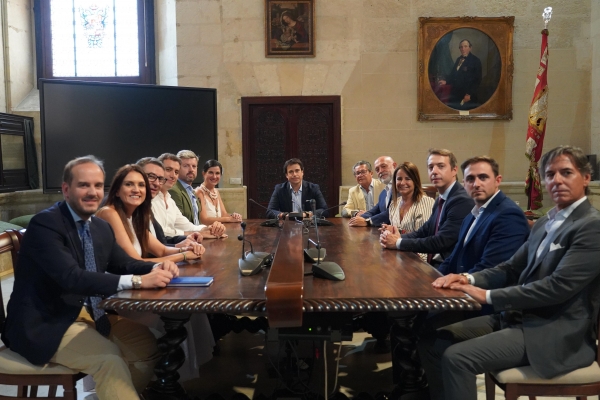ASET traslada el apoyo de las empresas tur&iacute;sticas sevillanas al tejido empresarial y a toda la sociedad de Ceuta
