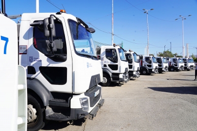 Surtruck entrega ocho cisternas de alta eficiencia para reforzar la limpieza de Málaga