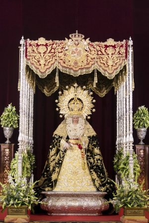 Besamanos Extraordinario de Nuestra Se&ntilde;ora de la Soledad pone el broche de oro al A&ntilde;o de la Coronaci&oacute;n
