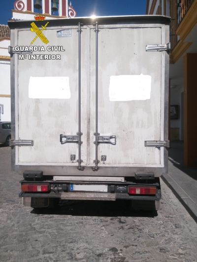 La Guardia Civil recupera un cami&oacute;n frigor&iacute;fico sustra&iacute;do en La Rinconada