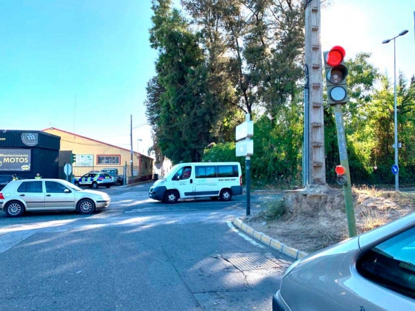 El Ayuntamiento de Gines solicita ante la Justicia medidas cautelar&iacute;simas para evitar el apagado del sem&aacute;foro de la A-8076