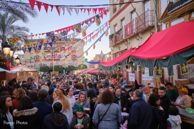 M&aacute;s de 40.000 personas visitan el XII Mercado Medieval y Navide&ntilde;o de Gines, el m&aacute;s multitudinario de la historia