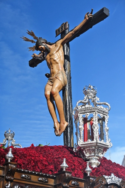 Tomares vivir&aacute; este s&aacute;bado, 8 de junio, la Salida Extraordinaria del Sant&iacute;simo Cristo de La Vera Cruz por el 450 Aniversario de La Hdad. Sacramental