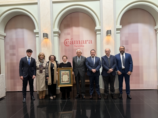 La fundadora del Grupo D&iacute;az Cadenas recibe el XIX Reconocimiento a la Mujer Empresaria Sevillana