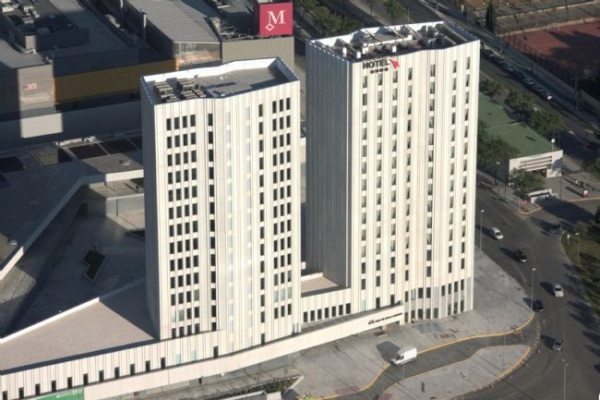 Las dos torres frente al Parque Central de Mairena del Aljarafe pasan a propiedad municipal
