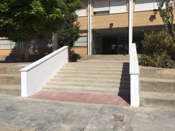 El ayuntamiento de Olivares invierte cerca de 50.000 euros en obras de mejora en los tres colegios de la localidad para el inicio del curso 2016-2017