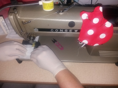 La Obra Social 'Nuestra Se&ntilde;ora de la Soledad' de Castilleja empieza a hacer m&aacute;s de 3.000 mascarillas