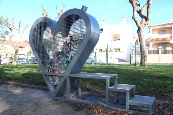 Gines recoge 3,5 toneladas de tapones para luchar contra el c&aacute;ncer