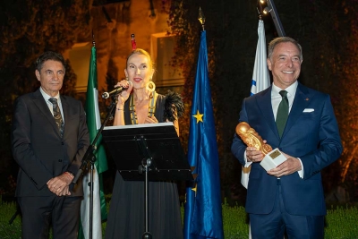 Manuel de la Cruz recibe el Premio al Espíritu Rotario 2026 en una gala que recauda fondos y firmas por las enfermedades raras