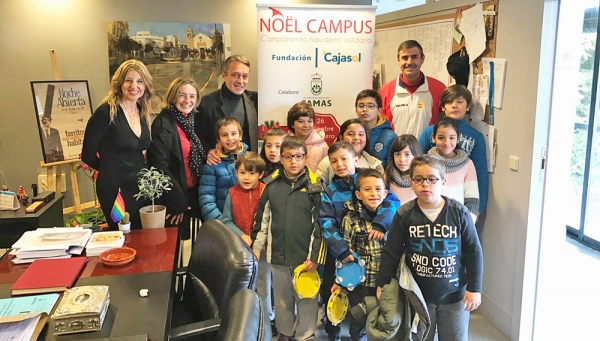 Modelos de vida y de superaci&oacute;n para los 150 alumnos del proyecto No&euml;l Campus de la Fundaci&oacute;n Cajasol