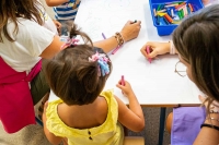 300 estudiantes de 3 a&ntilde;os de Mairena se benefician del nuevo servicio municipal de monitoras de infantil